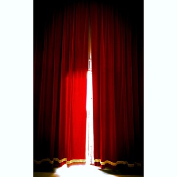 Tenda rossa con luce