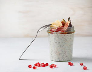 overnight  oatmeal with fruits