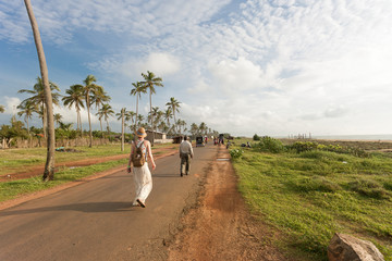 Walking at the beach of Toduwala, Sri Lanka © tagstiles.com
