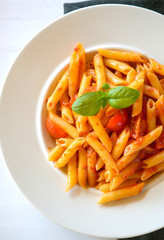 Паста с томатным соусом, пенне 