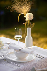 Weise Tischdekoration für Hochzeit oder kleine Feier