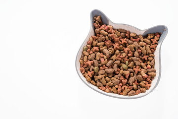 Futternapf mit Trockenfutter