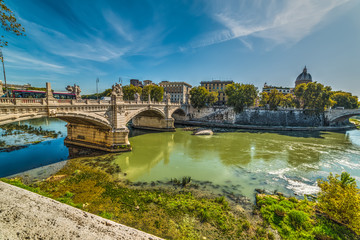Obraz premium Vittorio Emanuele II bridge over Tiber river in Rome