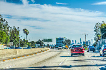 Naklejka premium Traffic in Los Angeles on a cloudy day