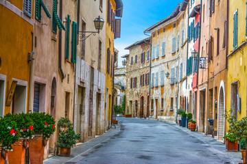 Fototapeta na wymiar Colorful street in Tuscany