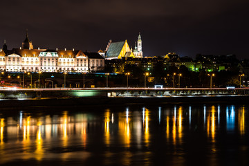 Fototapeta na wymiar Warszawa - Stare Miasto od strony Pragi I
