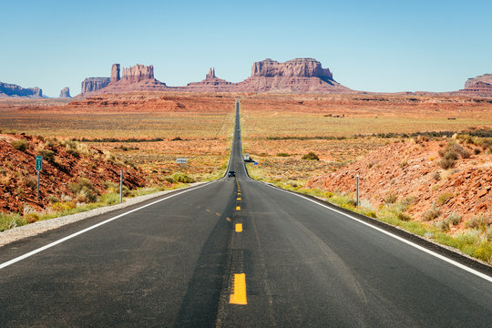 road to monument valley, arizona