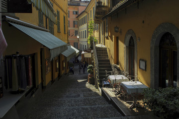 Fototapeta na wymiar Bellagio, typical uphill alley