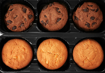 Many delicious oatmeal cookies in pack, closeup