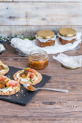 Multigrain crispread appetizer
