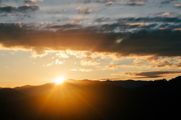 Fototapeta na wymiar Sunrise over the Mountains