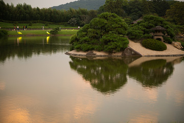 Obraz premium 夕暮れの岡山後楽園