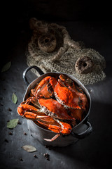 Ingrediënten voor lekkere krab met piment en laurier