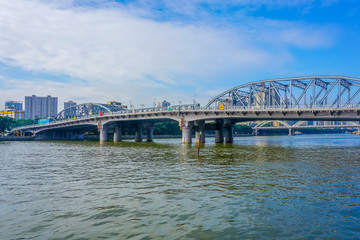 Fototapeta na wymiar Guangzhou city landscape and bridge