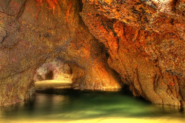HDR-Aufnahme, Langzeitbelichtung, Grotte auf der Crozon-Halbinsel, Pointe de Touliguet, bei Ebbe, Finistere, Bretagne, Frankreich © Joachim