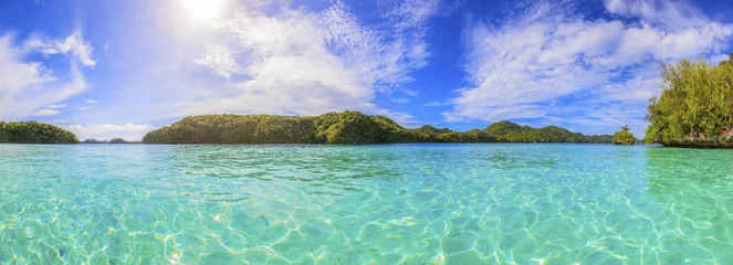 Tuinposter Tropisch strand Eilandhoppen in Palau