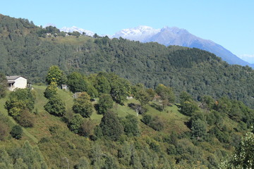 Fototapeta na wymiar Alpenlandschaft bei Prennaro oberhalb von Gravedona am Comer See