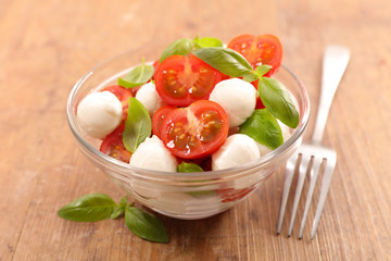 tomato and mozzarella salad