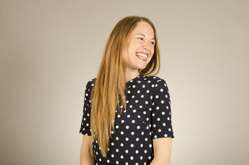 Frau mit Blick zurück