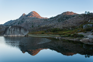 Naklejka premium Sunrise in the mountains