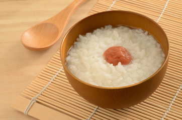 おかゆ　梅干し
