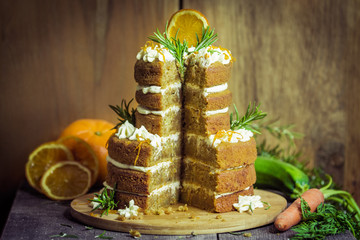 Zucchini Kartotten Torte mit Rosmarin Orangen Creme