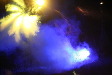 Blaues und gelbes Licht