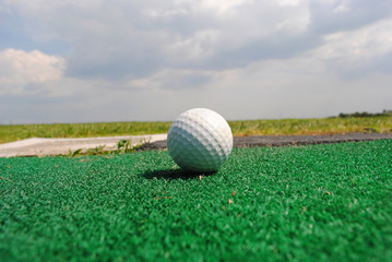 Palla da golf sul campo