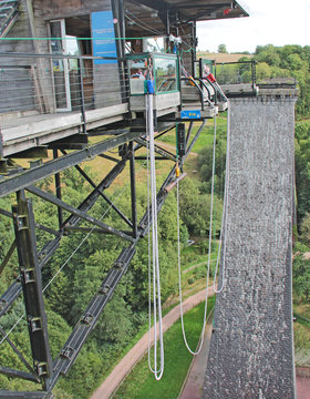 saut &agrave; l'&eacute;lastique