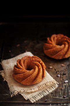 Barley malted mini cakes