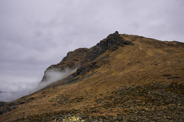Fototapeta na wymiar Der Nebel kommt in die Österreicher Alpen