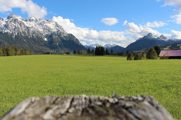 Fototapeta na wymiar Mittenwalds Landschaft