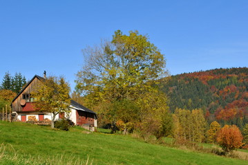 Wiejski dom w górach