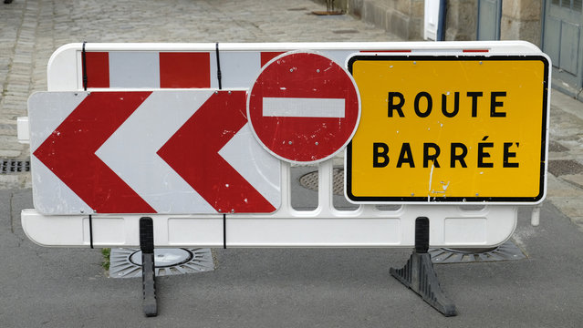 route barr&eacute;e