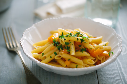 Pasta with peppers and parsley