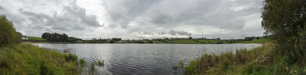 Fototapeta na wymiar lake panorama