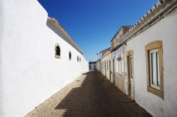 Fototapeta na wymiar white street of S Bras Alportel, Algarve, Portugal