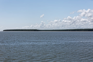 Estuaire de la rivière Kourou vu de la pointe des Roches à Kourou, Guyane française