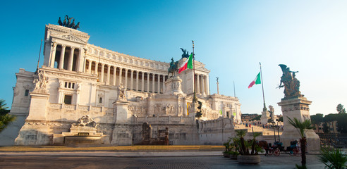 Fototapeta na wymiar Vittorio Emanuele monument (Tomb of unknown soldier) in the city of Rome in Italy.