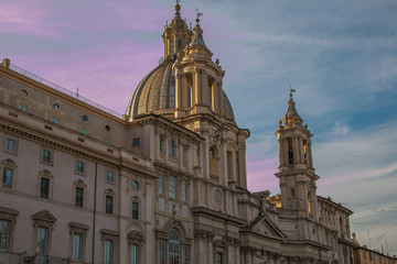 Fototapeta na wymiar Chiesa di Sant'Agnese in Agone al tramonto in Piazza Navona, Roma