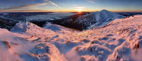 Fotobehang Panoramic view of beautiful winter wonderland mountain scenery in evening light at sunset © TTstudio