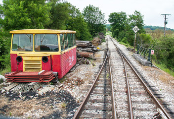 Obraz premium Ancienne draisine en attente de restauration. Martel. Lot. Occitanie