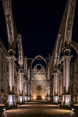 Convento do Carmo, Lisboa por la noche.