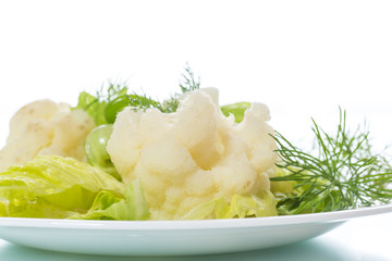 cauliflower with salad leaves