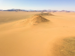 Fototapeta na wymiar Panorama - Namib Wüste mit Tirasberge, Luftbild