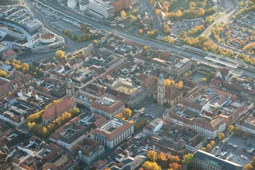 Türaufkleber Erlangen Altstadt und Bahnhof, Luftbild © schulzfoto