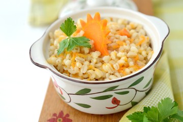 Barley porridge with vegetables