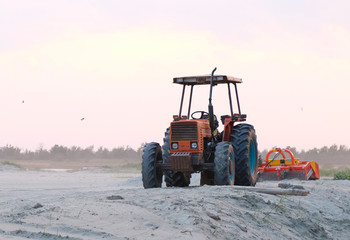 Tracktor on the Beach