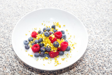 Frutti di bosco con limone