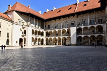 Obraz premium ポーランド ヴァヴェル城 バベル城 クラクフ 世界遺産 Poland Wawel Royal Castle Kraków Krakow World Heritage Zamek Królewski na Wawelu Polska